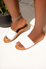 Giana - White
